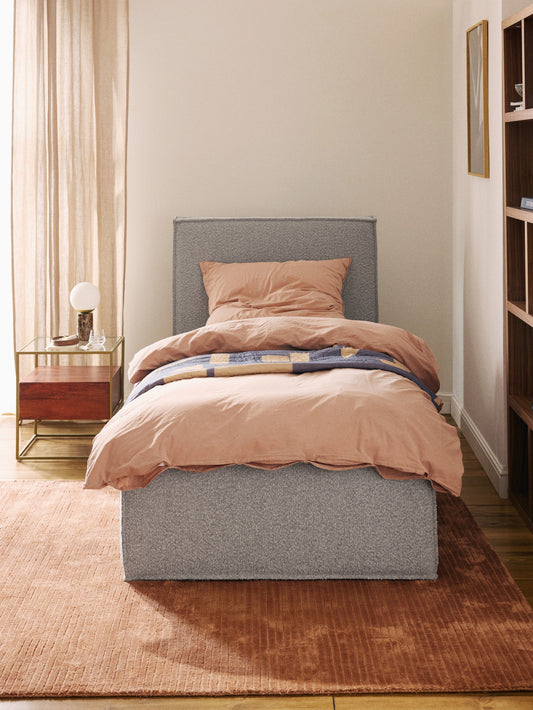 Dream Single Bed, Bouclé