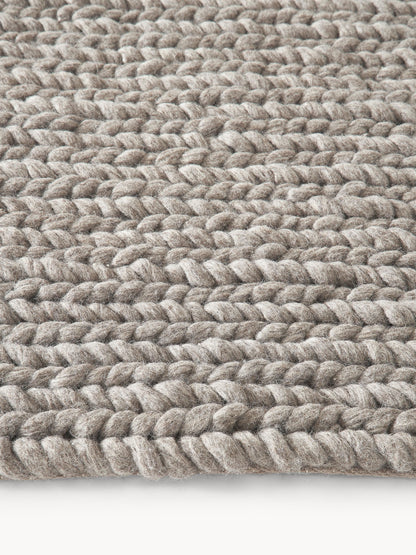 Bruna Handmade Rug in Wool with Braided Texture