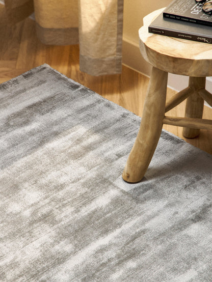 Jane Hand-Woven Rug in Viscose